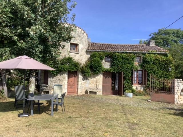 Traditional Charentais Cottage In Countryside 25 Minutes From Royan Balanzac Exterior foto